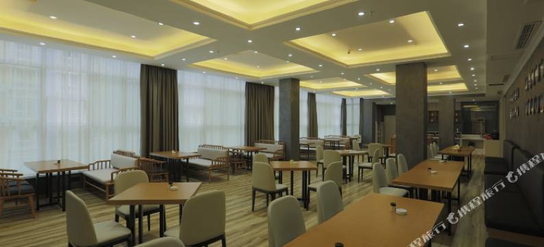 重庆蓝航艾吉艺术酒店(武隆南站店)图片