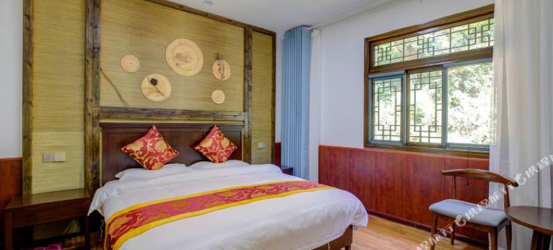 蓝田岭隐葛牌山庄图片