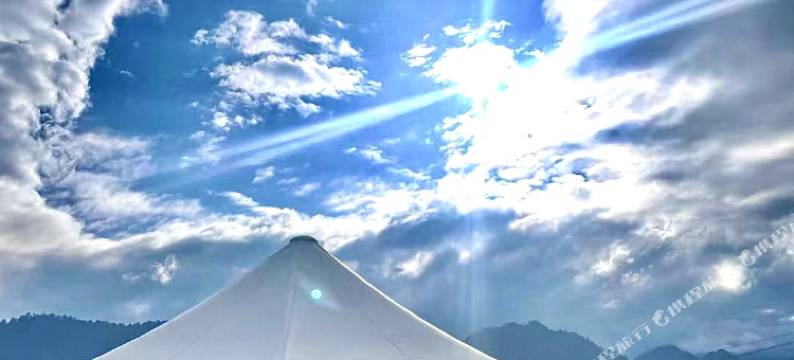 宝兴达瓦更扎大酒店图片