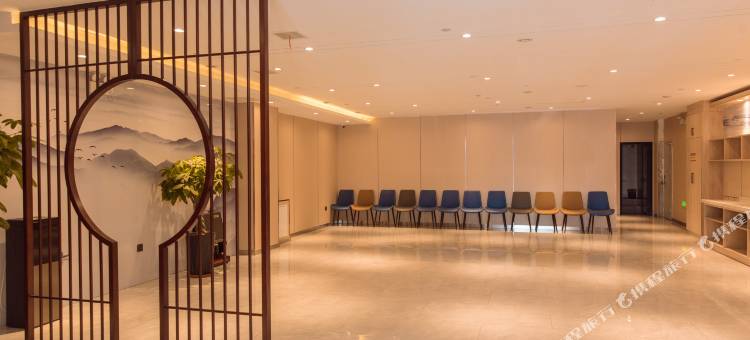 驿家365连锁酒店(石家庄海世界留村地铁站店)图片