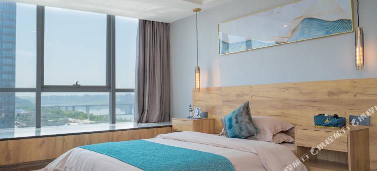 锌宏咖啡酒店(南充高坪万达广场店)图片