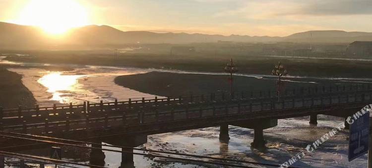 岭·格萨尔王后大酒店图片