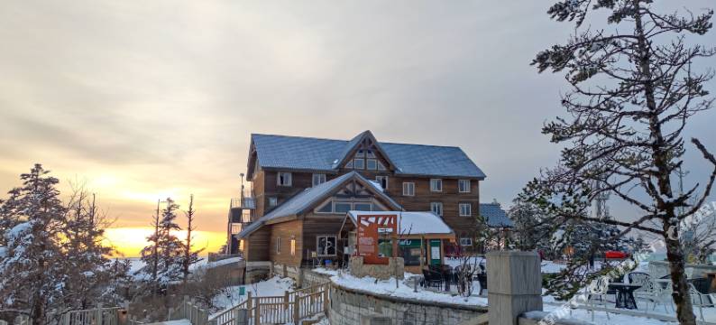 西岭雪山首峰别苑图片