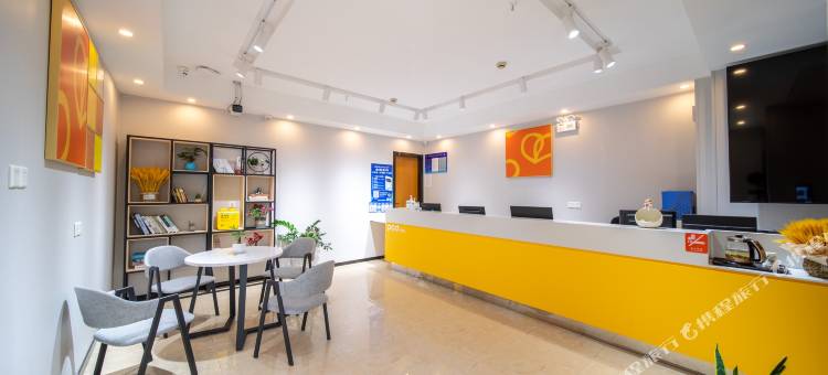 布丁严选酒店(上海中环百联铜川路地铁站店)图片