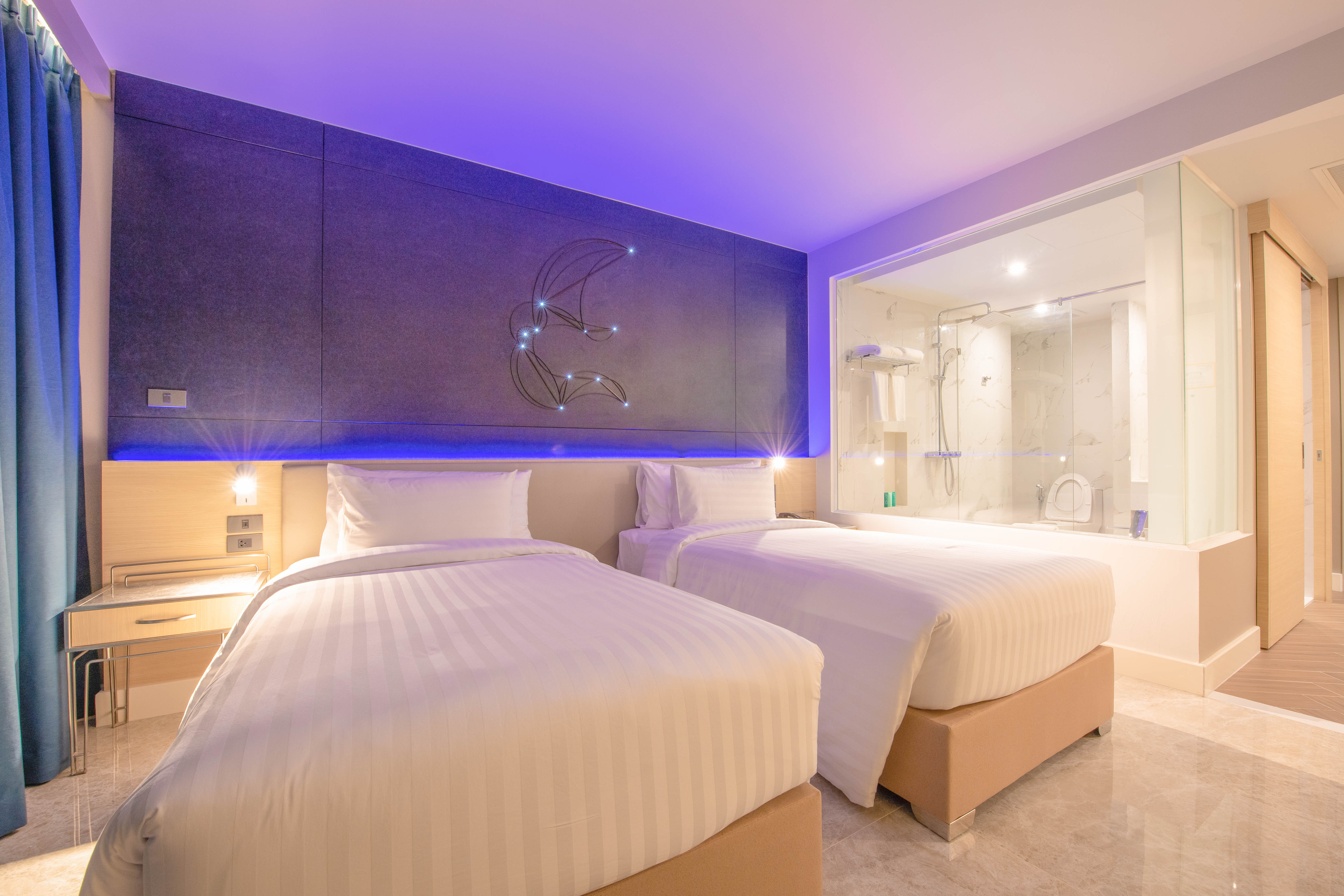 Pattaya Discovery Beach Hotel Over view