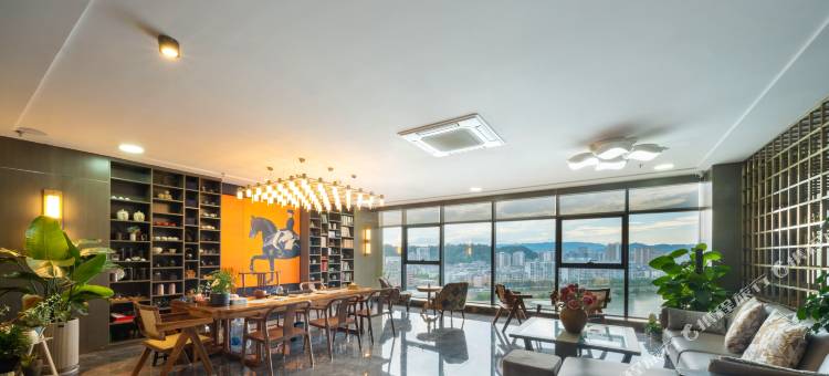 张家界梵泊湾酒店(大庸古城七十二奇楼店)图片