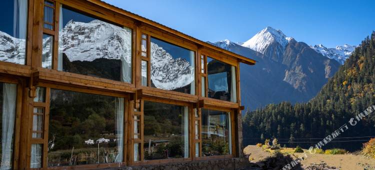 雨崩远方的家二号院(德钦店)图片