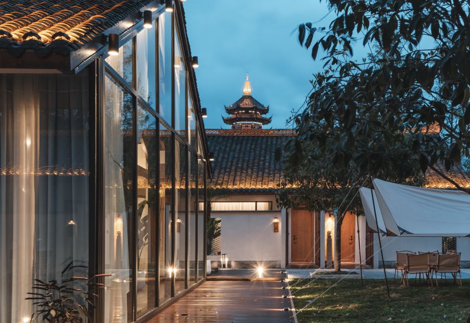 Victorville Secret House HotelOver view