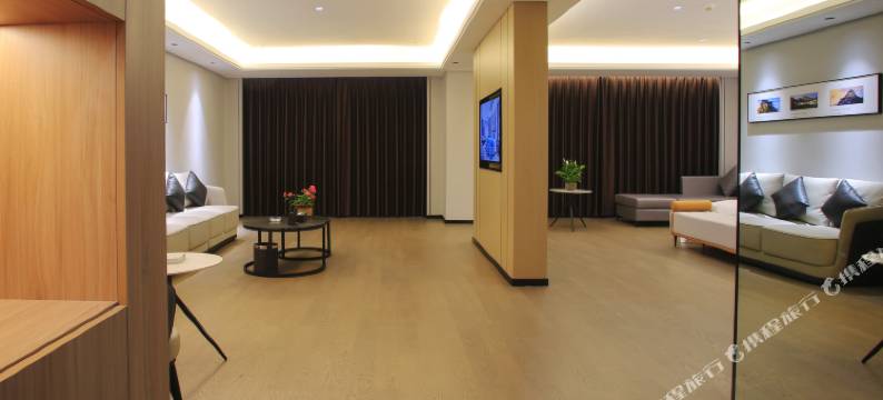 华信民航酒店(信阳高铁东站店)图片