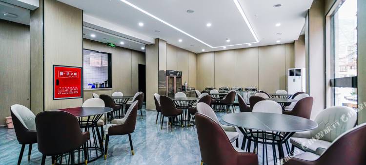 川藏大酒店(甘孜巴塘县政府店)图片
