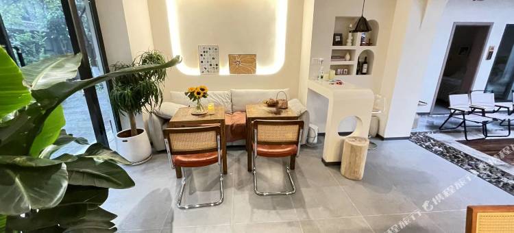 慕山艺宿(楚雄彝人古镇店)图片