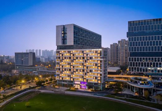 杭州紫金港科技城紫宣路轻居酒店外景图