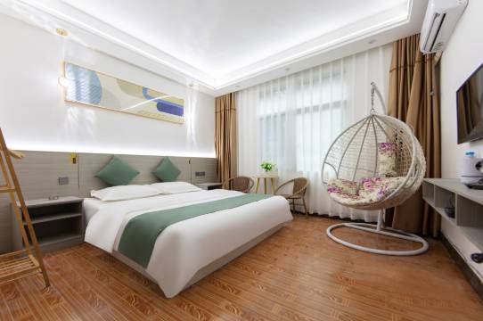 慧茹·景逸亲子家庭度假VILLA美宿(凤凰古城南华桥店)