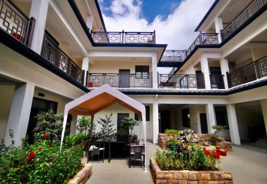 Panzhou Wumeng Grand Prairie Yunxi Yashe HomestayHotel Overview