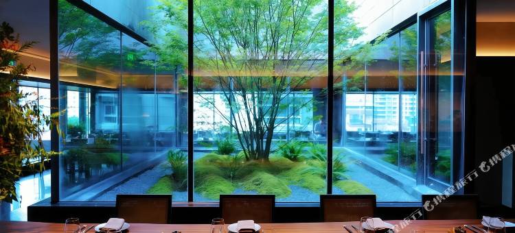 环球6万里·国际酒店(香格里拉独克宗古城月光广场店)图片