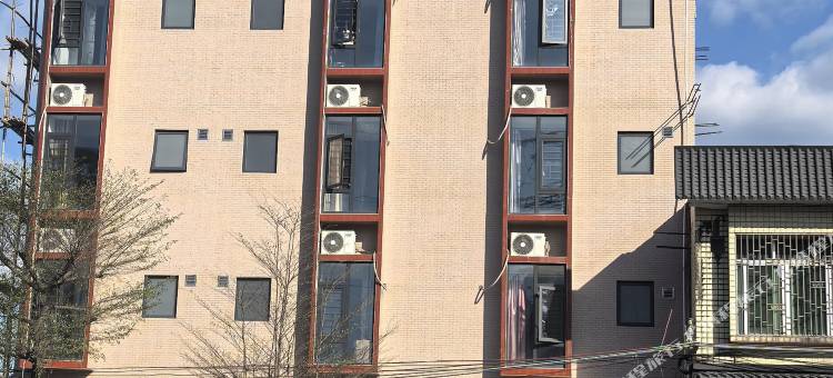 柏曼温泉公寓(丰顺罗孚水上乐园店)图片