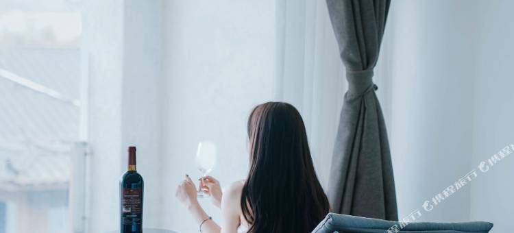 泸沽湖·何遇·Dream Sea View|晨雾湖景现代度假美宿图片