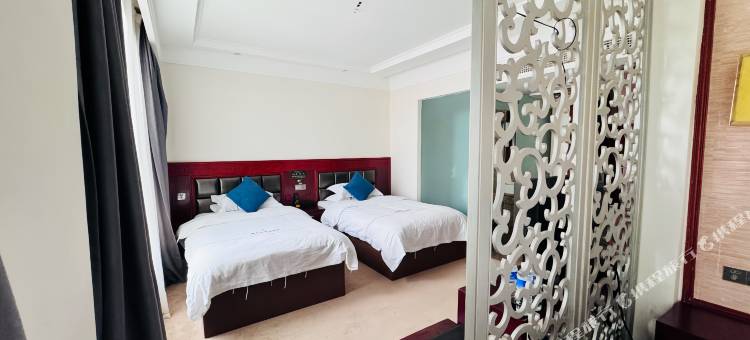 唐古拉精选酒店(甘孜格达弦子广场店)图片