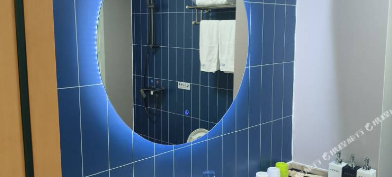 瑞丽云客曼酒店(多宝城店)图片