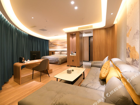 圣基大酒店(潍坊火车站泰华城店)