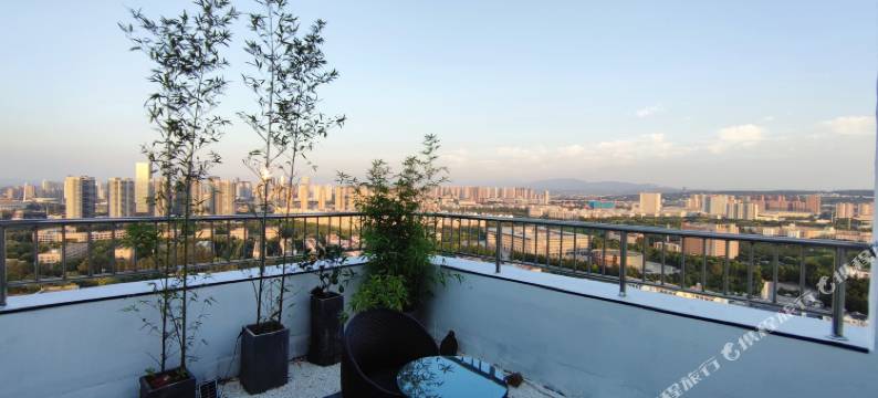 洛阳拾光电影主题民宿(大学城店)图片