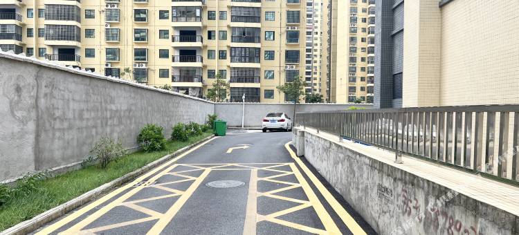 防城港三只猫Loft公寓(第四中学德城美食街店)图片