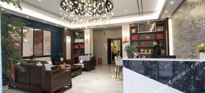 普安豪尊民族风情酒店图片