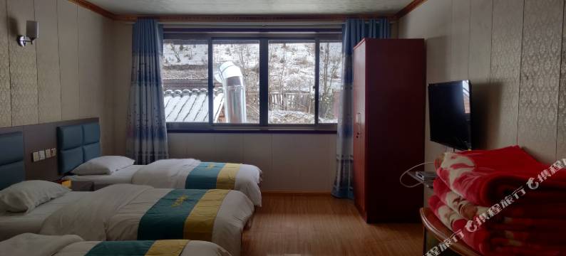 宝兴香巴拉藏寨宾馆图片