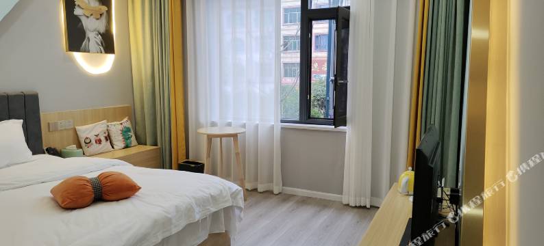 雅安惠鑫轻奢酒店图片