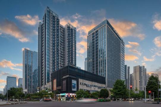 金龙假日酒店(成都双子塔金融城店)