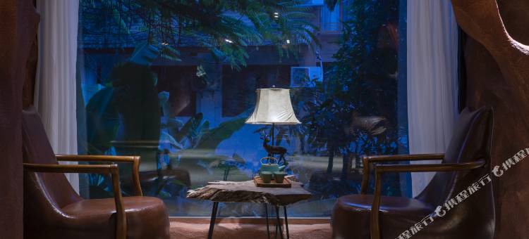 西双版纳景洪言汀·安屿漫步雨林红房(告庄西双景星光夜市店)图片