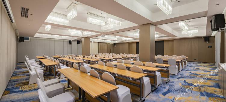 青岛理工大学山东路亚朵酒店图片