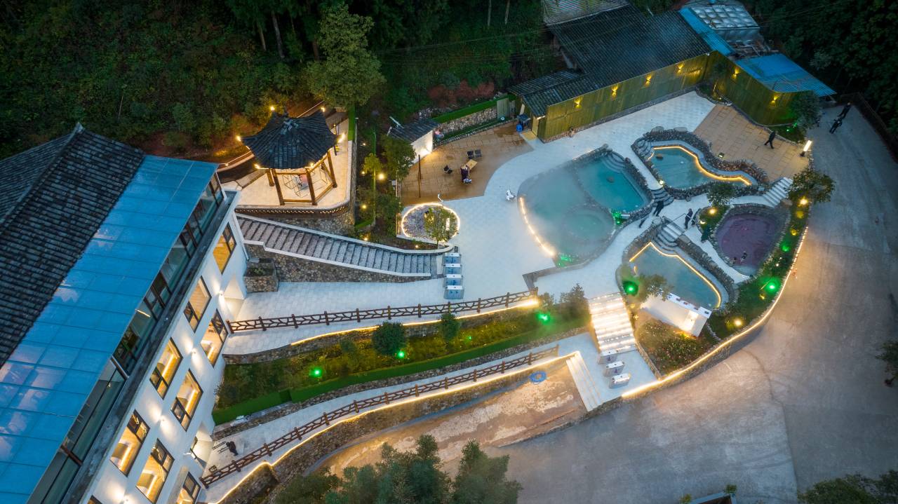 湖畔雅苑温泉酒店(雅女湖店)图片