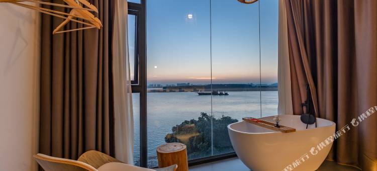 清远莫舍江居民宿图片