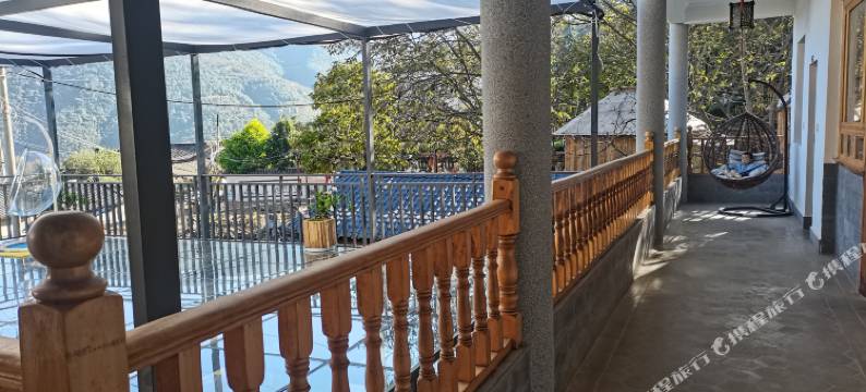 鸡足山善仁居客栈图片