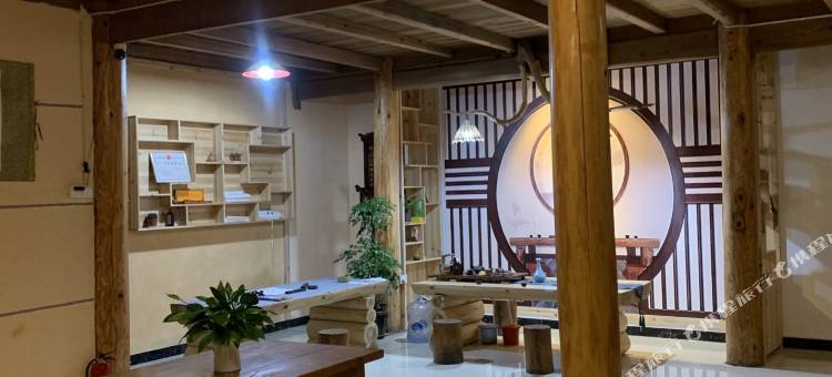 榕江溪畔居客栈(大利侗寨店)图片