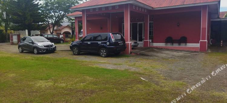 Hotel O 菲尼西伊斯兰旅馆，靠近平朗繁荣购物中心(Hotel O Wisma Phinisi Syariah Near Mall of Pinrang Sejahtera)图片