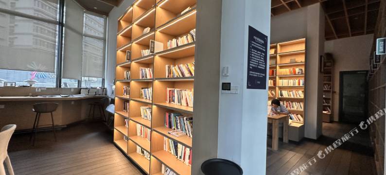 鹏梦公寓(深圳龙岗愉园地铁站店)图片