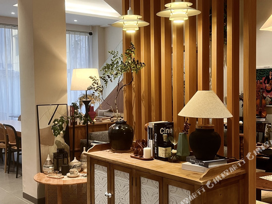 芸山雅筑(英西峰林走廊店)