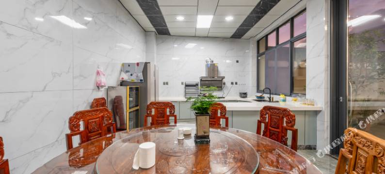 和谐轻奢温泉民宿图片