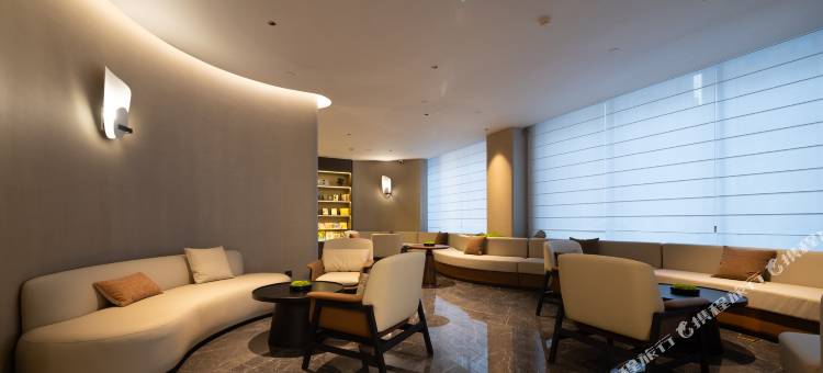 吐鲁番国泰民生广场军民共建路亚朵酒店图片