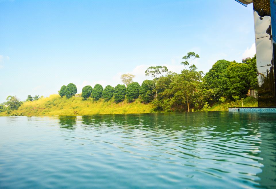 Huashan Hot Spring International HotelHotel Overview