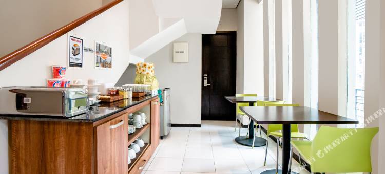 塞蒂亚布迪勒格林套房酒店(LeGreen Suite Setiabudi)图片