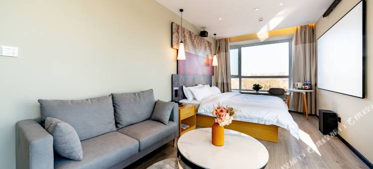 睿柏·云酒店(晋中万达广场店)图片