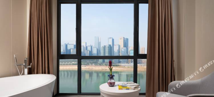 东篱江畔酒店(重庆解放碑洪崖洞店)图片