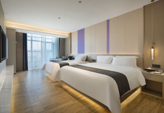 Lifeng Impression Hotel (Peng'an Yipin World Branch) Hotel Overview