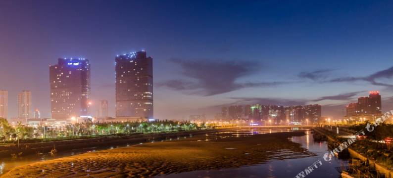 枫叶海景酒店公寓(青岛城市阳台红树林度假世界店)图片