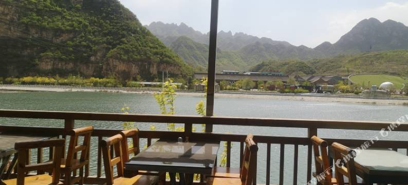 野三坡岸边农家院图片