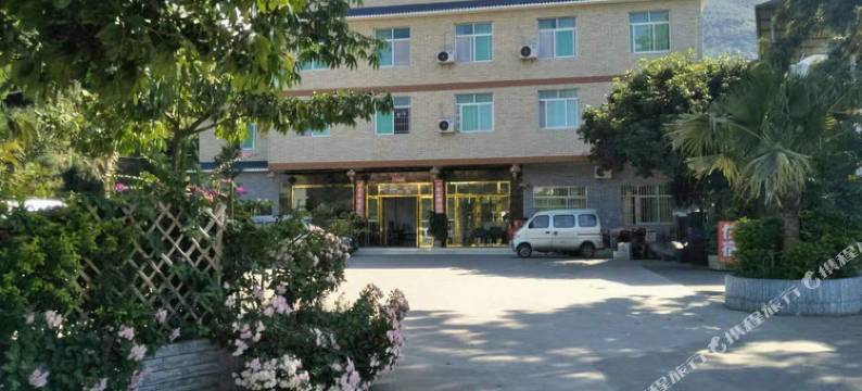 米易龙福苑民宿图片