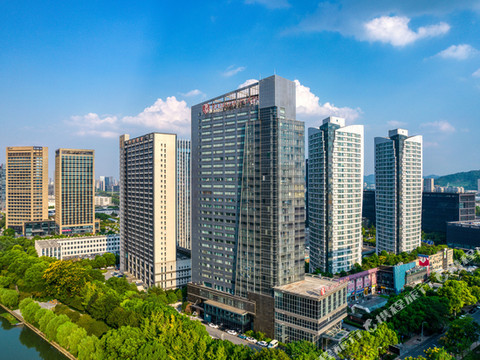 杭州滨江宝龙城诚业路亚朵酒店